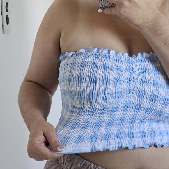 Gingham Ruched Tube Top . Large - Picture 3 of 8